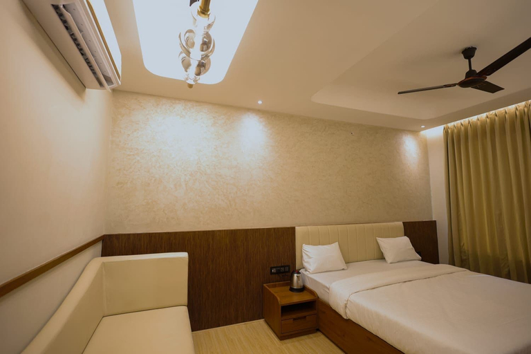 Room 3, Golden Sands Hotel And Banquets, Indore
