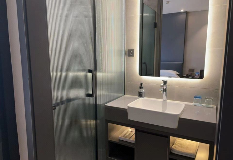 Bathroom 3, Ike Hotel (Lanzhou Railway Station Oriental Red Square), Lanzhou