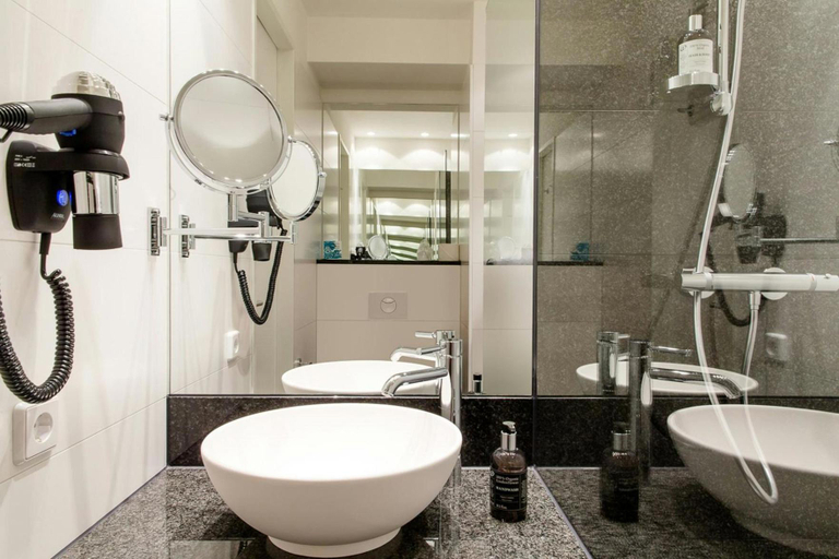 Bathroom, Motel One Munchen-Messe, München