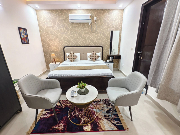 Room 4, hotel roomin, Gautam Buddha Nagar