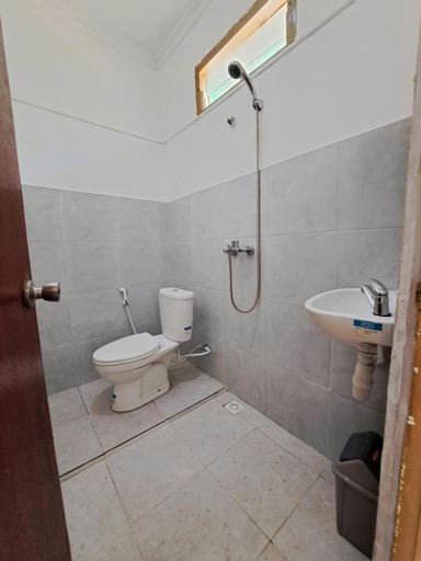 Bathroom 4, Surfers Beachfront Lombok, Lombok