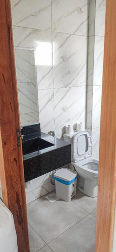 Bathroom 2, Hotel Turismo, Trindade