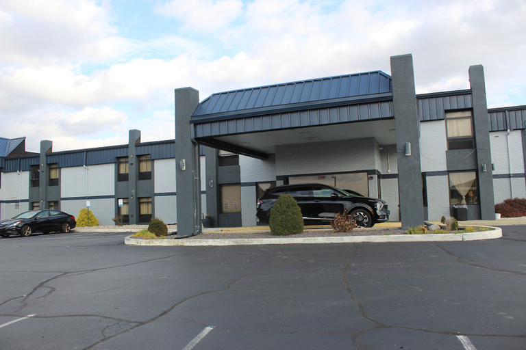 Building design, Empire Inn & Suites Muncie -Ball State University, Delaware