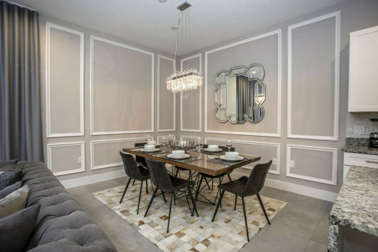 Dining, 5BR Harry Potter Townhouse 15 min to Disney, Osceola