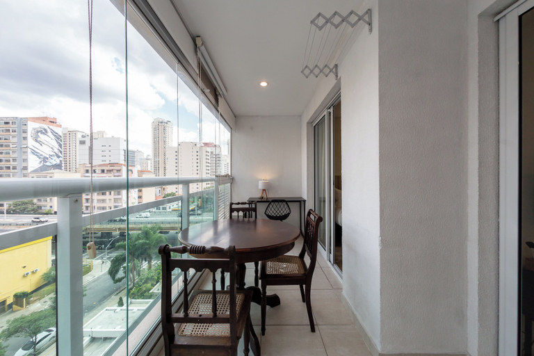 Dining 4, Almeida by Bhomy, São Paulo