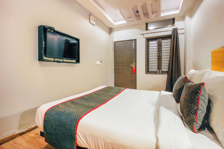 Room 4, Super Townhouse RCC Sunrise, Hyderabad