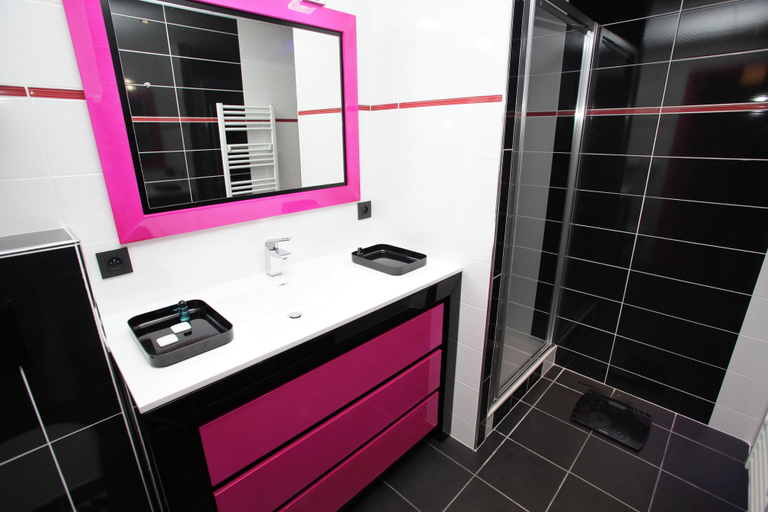 Bathroom 3, Hôtel des Célestins, Rhône