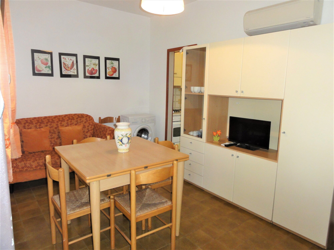 Dining room, Peaceful Village With Pool, Venezia