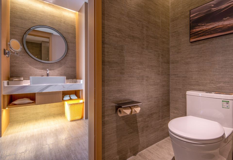 Bathroom 3, Atour Hotel Zhangjiagang Huachang Road, Suzhou