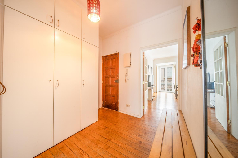Others 5, Spacious 2 bedroom Apt with large living room Lisbon, Lisbon