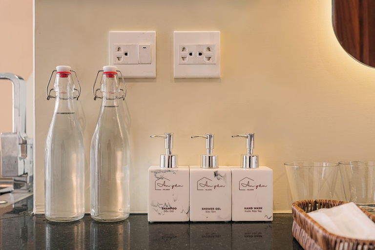 Bathroom amenities, An Yên Island, Ba Đình