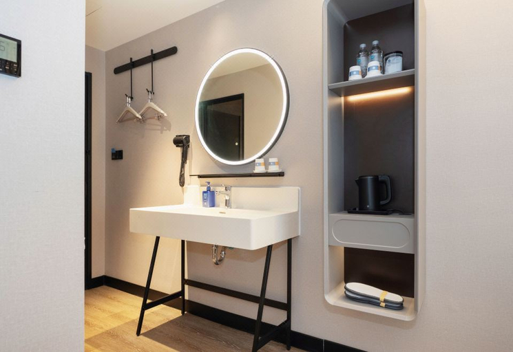 Bathroom 3, Hanting Hotel Shanghai Xujiahui Puhuitang Road, Shanghai
