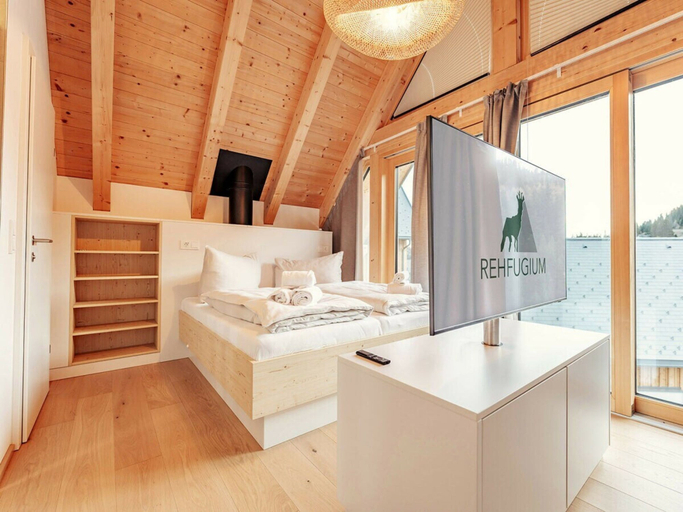 Room 5, Chalet #2 With 3 Bedrooms and Sauna, Murau
