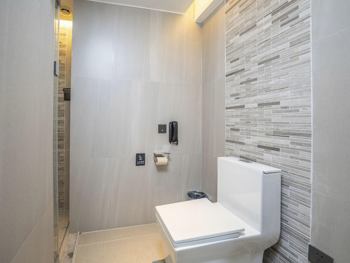 Bathroom 3, Lavande Hotel South High-Speed Railway Station Changsha Avenue Metro Station, Changsha