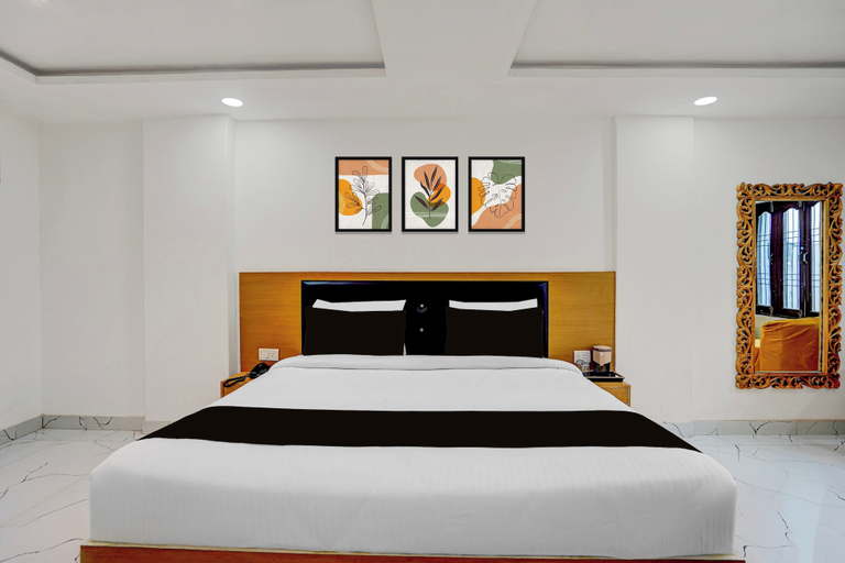 Room 2, Hotel O BHU Road Formerly Yug Residency, Varanasi