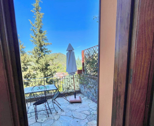 Terrace/patio 2, Farmhouse with panoramic swimming pool in Gioiosa Marea, Messina