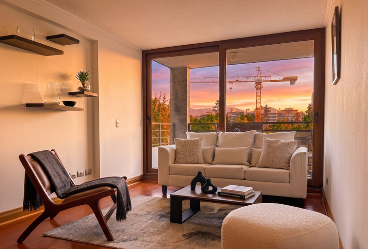 Living area, Ventana al Parque by Domus Travels, Santiago