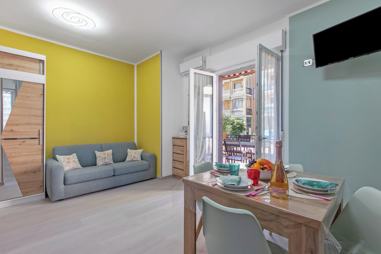 Living area 4, La Genzianella - Studio for 4 With Balcony & AC, Savona