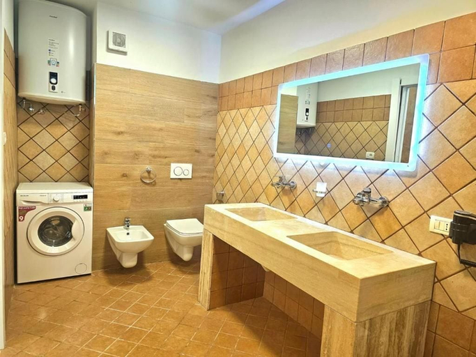 Bathroom 4, Dea's Apartments, Durrësit