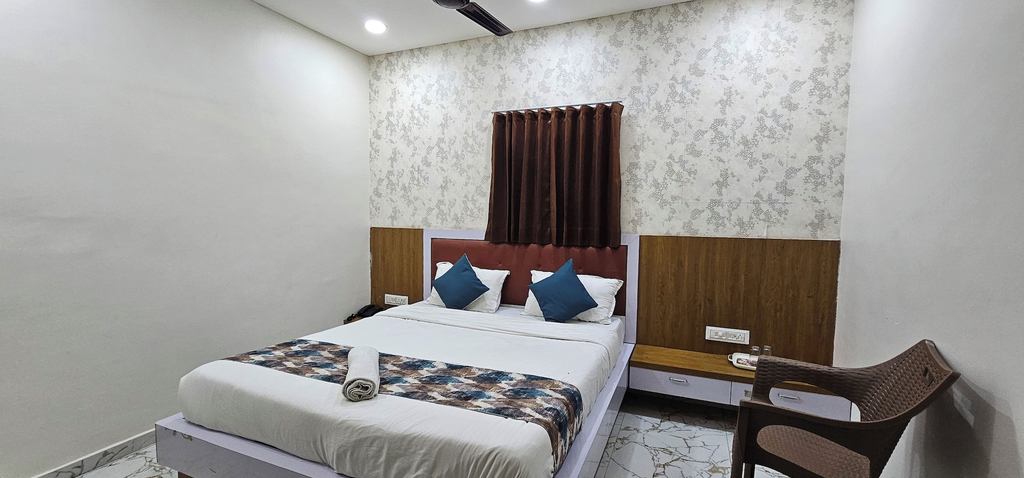 Room 5, Hotel Orion, Gandhinagar