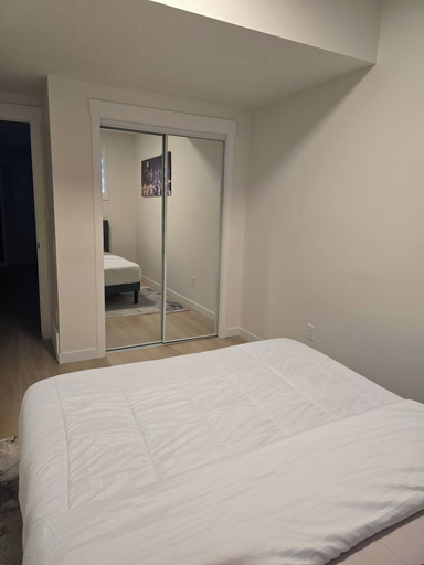 Room 5, Reignare Suites 1-bed Basement in SW Edmonton, Division No. 11
