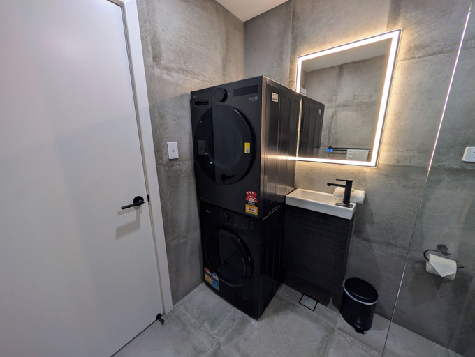 Bathroom 4, York at the Bay, Lake Macquarie - North