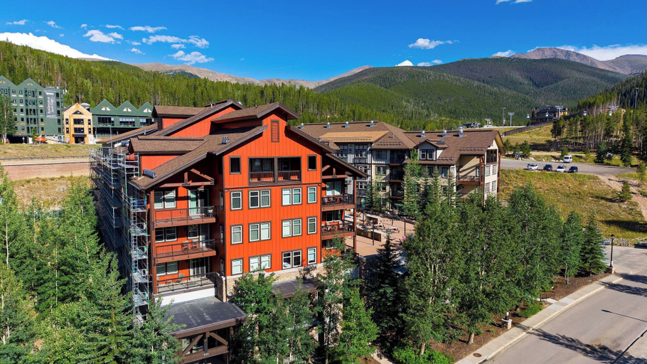 Aerial view 5, Little Moose by Avantstay Steps To Winter Park Gondola Shared Hot Tub + Pool, Grand