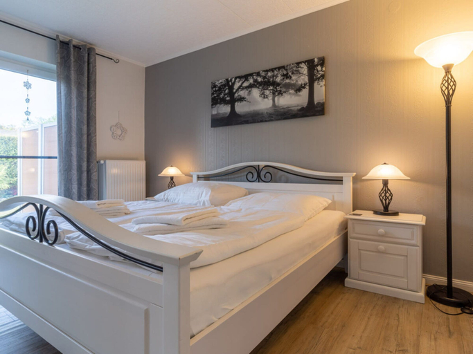 Room 4, Apartment 90 in the Stella Guesthouse, Nordfriesland