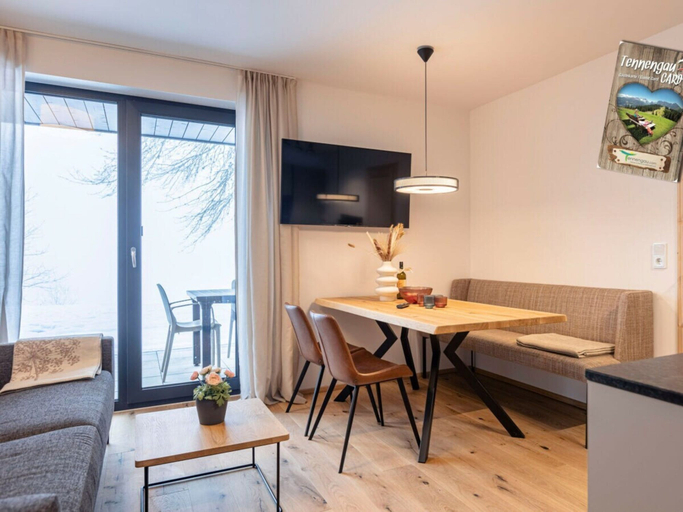Dining 5, Holiday Apartment & Infinity Pool, Sankt Johann im Pongau