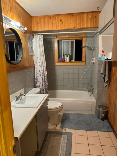 Bathroom 5, Room-pretty Room -shared Accommodation, Greater Vancouver