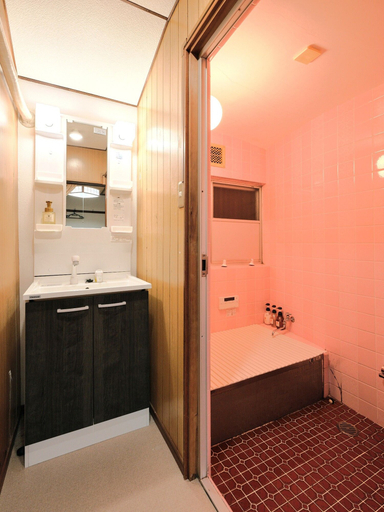Bathroom 3, Shijokarasuma Jurakuan, Kyoto