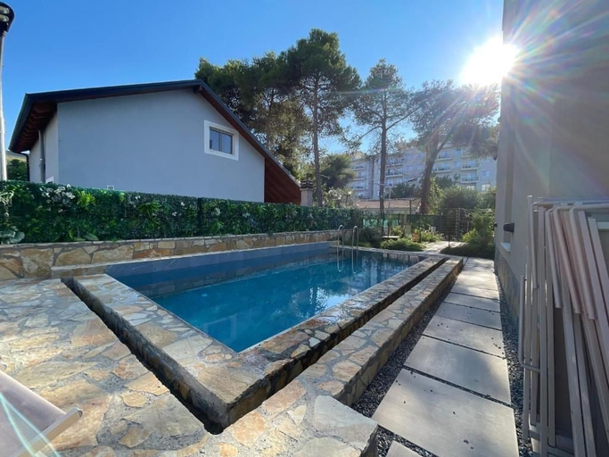 Pool 2, Room-sea Pearl Studios Golem - Ground-fl, Kavajës