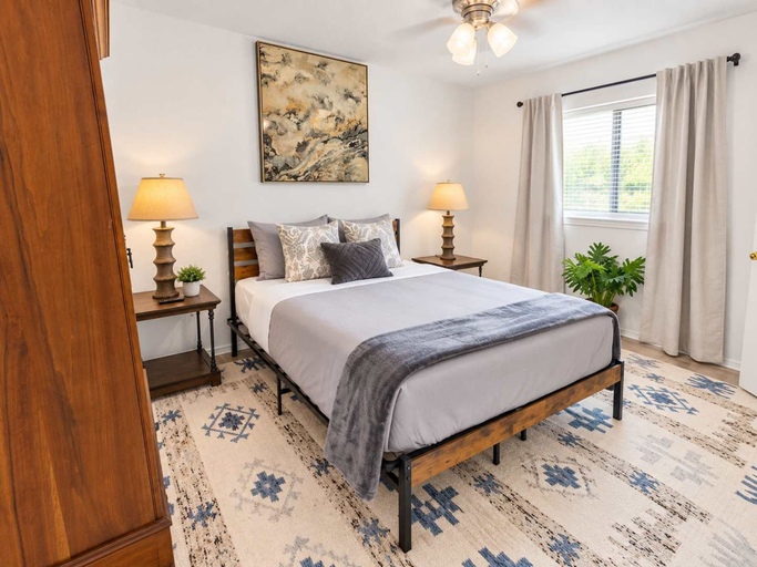 Room 3, 3BR Home With Firepit I Easy Access to NRG Fifa, Houston