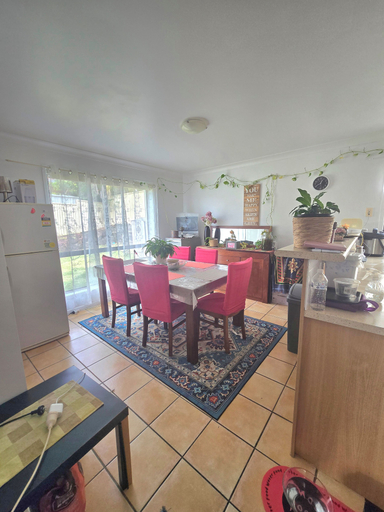 Dining room, Room-large Room in Arundel, Gold Coast
