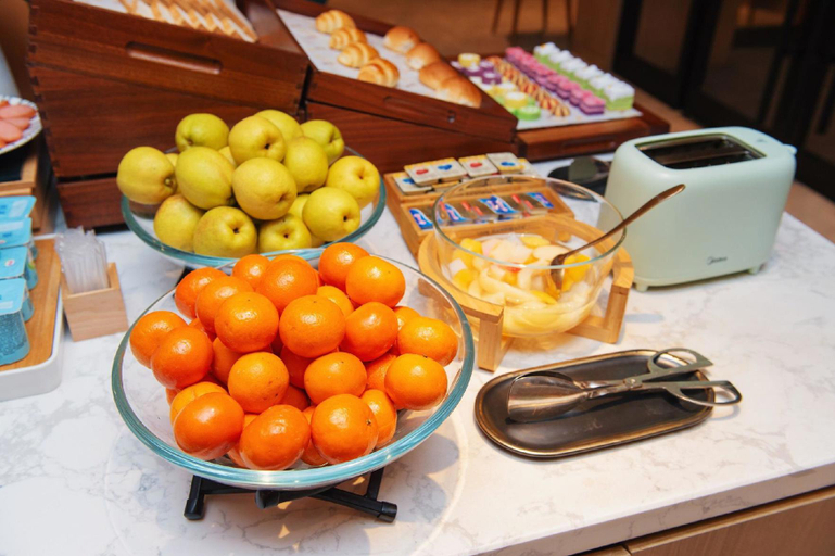 Food & Drinks 4, Hanting Hotel Qingdao Licun Metro Station, Qingdao