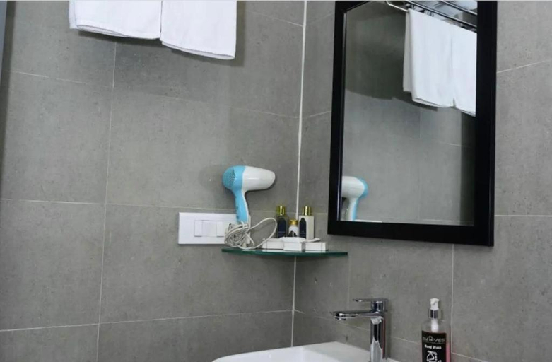 Bathroom 4, SM Hives, Cuttack