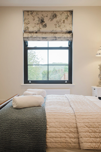 Room 5, Elegant Escape at Dineter Wood House, Herefordshire