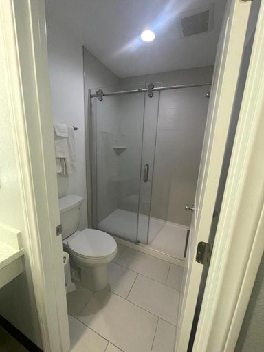 Bathroom 3, La Palma Motel, South Gate - Los Angeles, Los Angeles