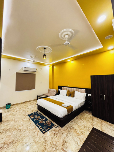 Room 1, Shree Shubhgiri Inn, Faizabad