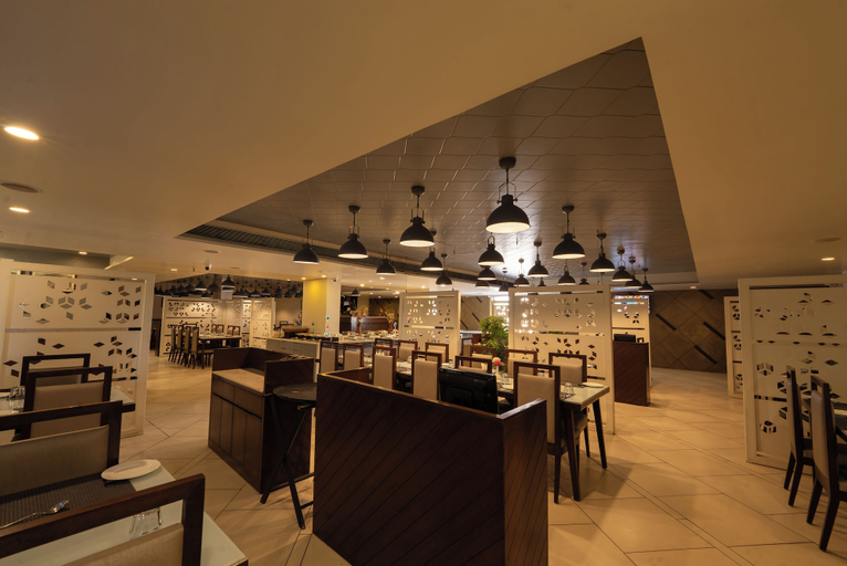 Dining 3, Manish Aura Grand, Vadodara