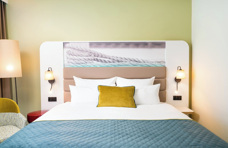 Bedroom 2, Leonardo Hotel Hamburg Altona, Hamburg