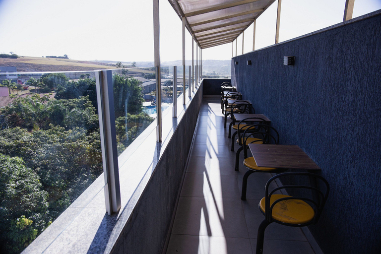 Outdoor dining 3, Be Living, Vespasiano