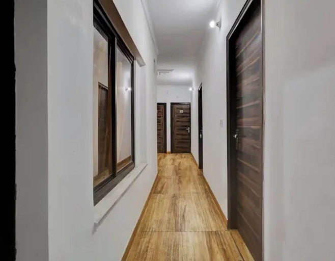 Room 4, FabHotel Urban Rooms, Delhi