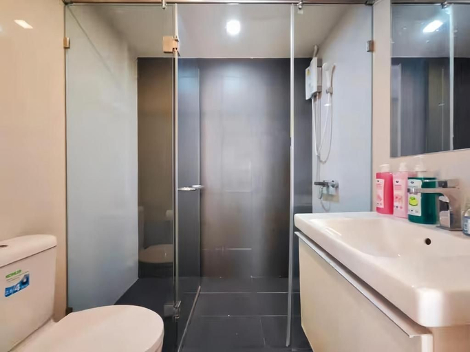 Bathroom 4, Circle S Sukhumvit 12 Bangkok, Khlong Toey