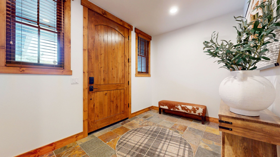 Interior 3, Snowcreek Vi The Lodges #1153 2 Bedroom Condo, Mono