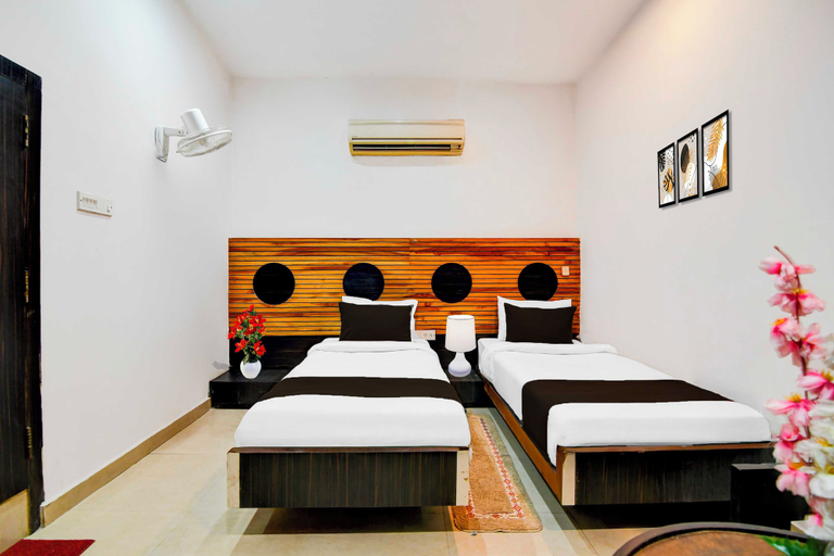 Room 4, Townhouse Kolkata Northern Park, Kolkata
