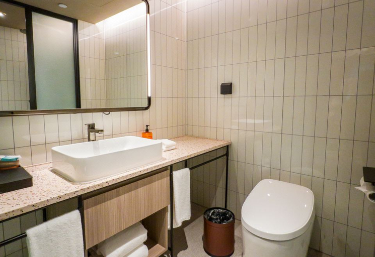 Bathroom 4, Orange Hotel Shenzhen Bao'an International Convention and Exhibition Center, Shenzhen