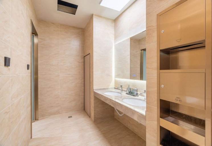 Bathroom 3, Hanting Hotel Qingdao Huangdao Wangtai Jingdongfang, Qingdao