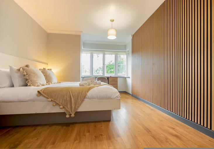Room 3, Newly Refurbished 3 Bed Apartment Free Parking, Hampshire