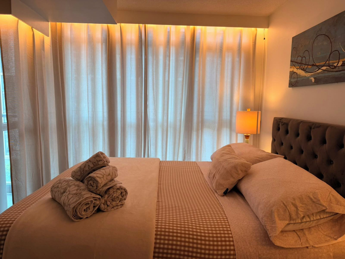 Room 3, The Elara Suites, Toronto